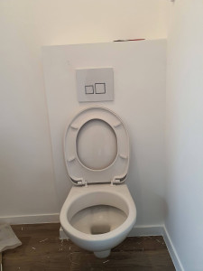 Photo de galerie - Posse toilette suspendu 