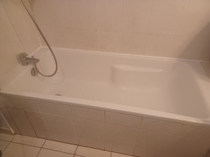 Photo de galerie - Pose de baignoire avec vidage i mitigeur de baignoire + support douchette 