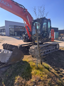 Photo de galerie - Pelle de 15 tonnes 