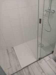 Photo de galerie - Bac à douche à l'italienne en remplacement d'une baignoire 