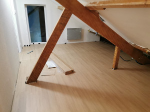 Photo de galerie - Parquet flottant avec isolation thermique et phonique.