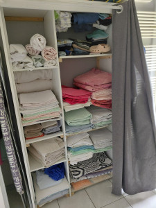 Photo de galerie - Repassage du linge en coton mais également chemises tee shirt , polos , jeans et chemisiers 
