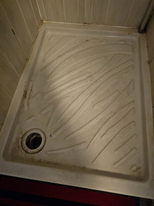 Photo de galerie - Nettoyage bac de douche Avant 