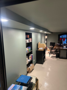 Photo de galerie - ? Installation de spots encastrables pour votre agence !