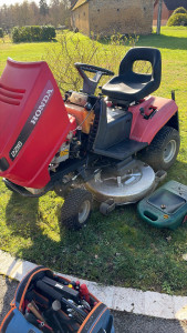 Photo de galerie - Entretien et révision complète de cet auto portée Honda