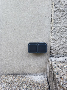 Photo de galerie - Création d'un circuit dédié et installation d'une double prise extérieure IP55.