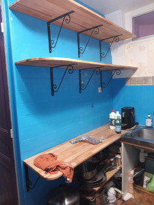 Photo de galerie - Étagères cuisine 