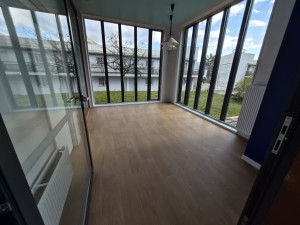 Photo de galerie - Réalisation de peinture murs et plafonds et revêtements de sol souples. 