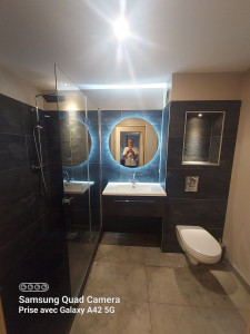 Photo de galerie - Pose de lavabo + miroir 