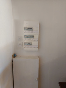 Photo de galerie - Remplacement tableau électrique, maison en rénovation.