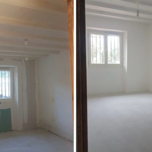 Photo de galerie - Bâtiment en rénovation pour ce chantier j’ai imprimé les mur avec une impression repris les bande a joins mastiquage des murs, ponçage de couches de peintures pour les poutres au plafond et ponçage impression + couches de peinture bois blanc 