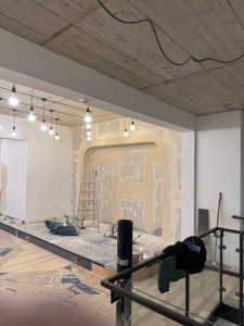 Photo de galerie -     Réalisation d’une structure cintrée en plaques de plâtre.
