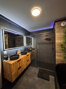 Photo de galerie - Rénovation de salle de bain (APRÈS) 