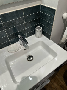 Photo de galerie -   “Salle de bain et lavabo impeccables ✨ Propreté et brillance au rendez‑vous !”