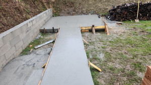 Photo de galerie - Réalisation d'une dalle en béton armé destinée à l'aménagement d'un espace repos extérieur