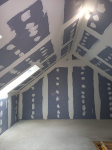 Photo de galerie - Pause de faux plafonds , mise en place cloisons separatives et distributives,doublages
( thermiques, phoniques et soniques )
