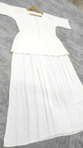 Photo de galerie - Ma réalisation d'une joli robe femme blanche 