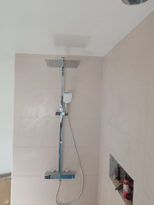 Photo de galerie - Rénovation salle de bain carrelage et plomberie cloison 
