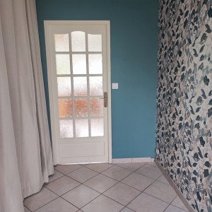 Photo de galerie - Pose papier peint, finition, raccord…