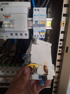 Photo de galerie - Depannage électrique. 