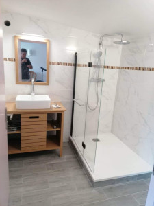 Photo de galerie - Transformation d’un double garage en pièce de vie sur la commune d’Elven  ✔️ Création complète de la SDB ✔️ Plomberie ✔️ Carrelage ✔️ Receveur ✔️ Meuble 