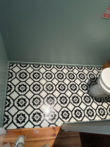Photo de galerie - Posement carrelage au toilette 