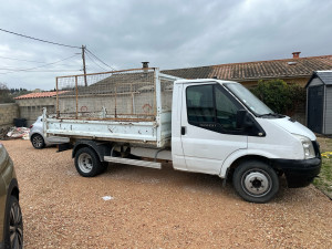 Photo de galerie - Location camion benne Ford transit 155 chevaux avec Clim 