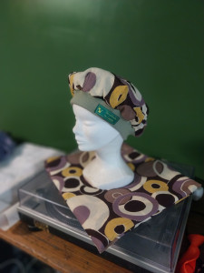 Photo de galerie - Béret upcyclé, réversible.