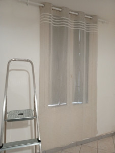 Photo de galerie - Pose de barre de rideau plus rideau 