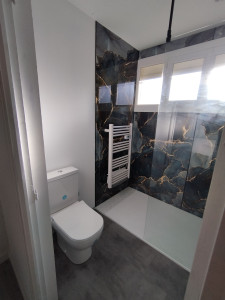 Photo de galerie - Salle de bain avec panneaux vipanel