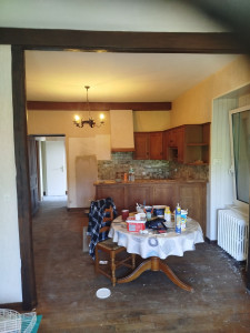 Photo de galerie - Avant masquage le client avait commencé a detapisser 