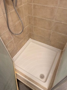 Photo de galerie - Joint silicone bac à douche