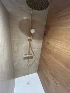 Photo de galerie - Pose robinet de douche 