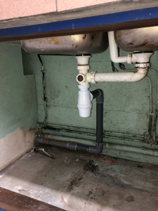 Photo de galerie - Suppression de bac de récupération + réfection d’écoulement et ajout de syphon 