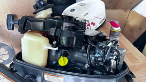 Photo de galerie - Entretien moteur hors-bord 