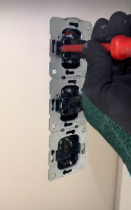 Photo de galerie - Installation et raccordement de systèmes électriques (prises, éclairage, chauffage, etc.