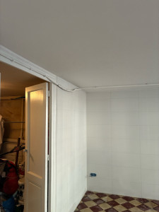 Photo de galerie - Pose de la faïence à l’intérieur ,ratissage d’enduit et peinture 52 avenue Carnot 