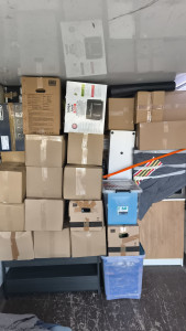 Photo de galerie - Du plancher au plafond , c'est toujours PLEIN avec DBSERVICES 