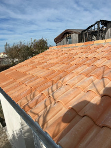 Photo de galerie - Réalisation d’une toiture complète avec pose des gouttières et les descentes