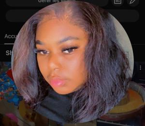 Photo de galerie - Je suis souriante, je suis à l’écoute de la personne