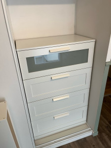 Photo de galerie - Montage, commode IKEA