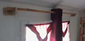 Photo de galerie - Réalisation de supports et tringle à rideaux