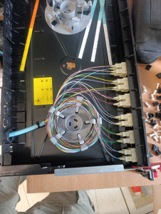 Photo de galerie - Encollage tiroir optique 