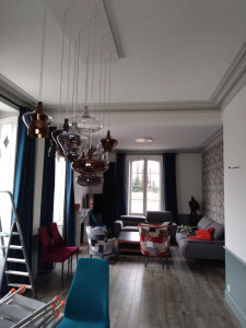 Photo de galerie - Installation de deux lustre 