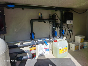 Photo de galerie - Installation filtration de piscine avec pompe a chaleur