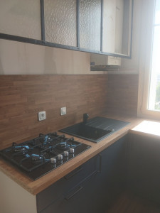 Photo de galerie - Pose d'une nouvelle cuisine 
