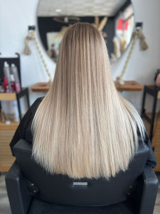 Photo de galerie - Balayage full blond 
fondu sans demarquation 
dernière tendances