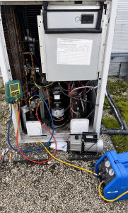 Photo de galerie - Dépannage VRV : remplacement compresseur HS, installation remise en service et test complet.