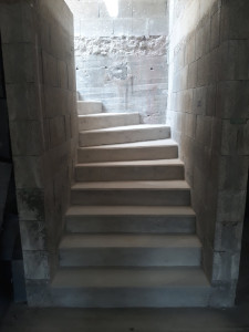 Photo de galerie - Escalier quart tournant béton (brut de finition)