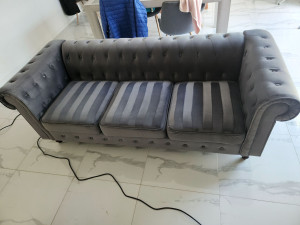 Photo de galerie - Nettoyage canape chesterfield